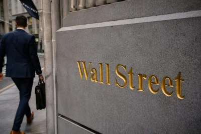 U.S. Stocks Rally as Iran Tensions Ease, Oil Prices Plunge