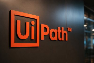 UiPath Shares Slide as AI Agent Launch Fails to Calm Earnings Jitters