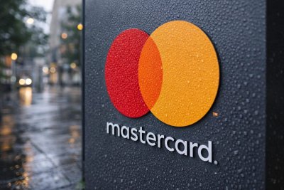 UK Banks Explore National Payments Rival to Visa and Mastercard