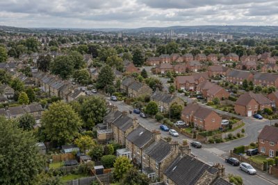 UK Housing Market Cools: Impact on Banks and Homebuilders