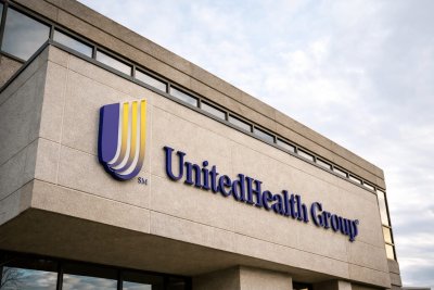 UnitedHealth Shares Edge Higher Amid Medicare Rate Scrutiny and Broader Market Volatility