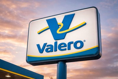 Valero's Port Arthur Refinery Incident Sparks Supply Concerns Amid Geopolitical Tensions
