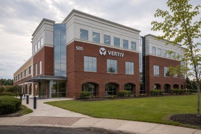 Vertiv's $12.3B Slide Tests AI Valuation as Yields Surge