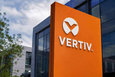 Vertiv Stock Ends Volatile Week with Analyst Optimism Ahead of Investor Conference