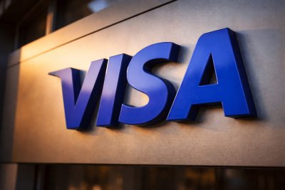 Visa Shares Slide 3% as Share Exchange Plan Tied to Swipe-Fee Litigation Unfolds