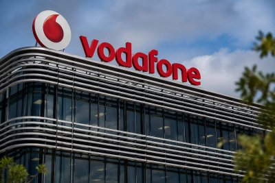 Vodafone Shares Jump as Niel's Vega Boosts Voting Stake to Near 20%