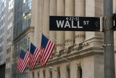 Wall Street Edges Higher as Inflation Data Fuels Rate-Cut Hopes