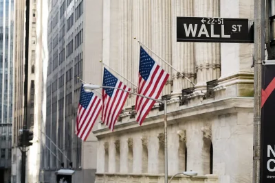 Wall Street Eyes PCE Data After Dow's Record Close