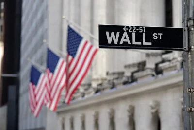 Wall Street Futures Rally on Oil Plunge After US-Iran Deal; Fed Decision Looms