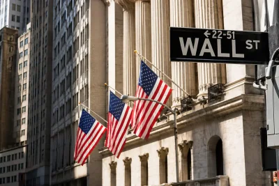 Wall Street Hits Fresh Peaks as AI Rally Broadens; HPE Surges After Earnings