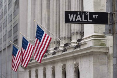 Wall Street Hits New Highs as AI Optimism Overrides Inflation Data