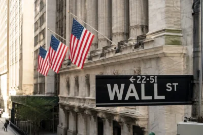 Wall Street Slumps as Oil Surge, Yields Jolt AI Rally