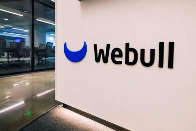 Webull Shares Slide 12% on Q1 Loss Despite Revenue Surge