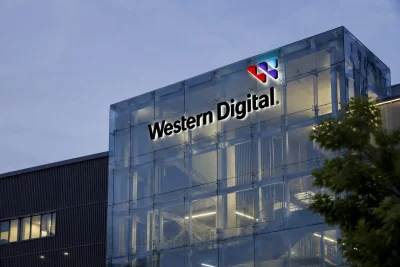 Western Digital Posts Weekly Gain Despite Friday Slide as Profit Outlook Brightens