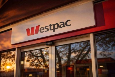 Westpac Reaches Annual Peak as Bank Rally Sets Stage for Inflation Test