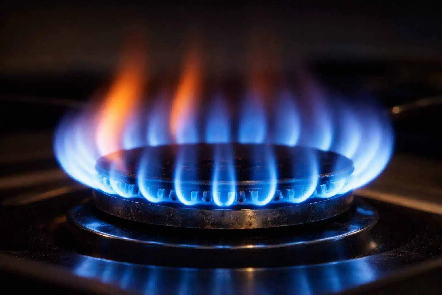 Qatar LNG Outage Sparks Global Gas Price Surge | StockTi